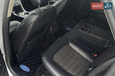 Седан Ford Fusion 2017 в 
