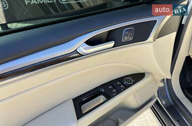 Седан Ford Fusion 2014 в 