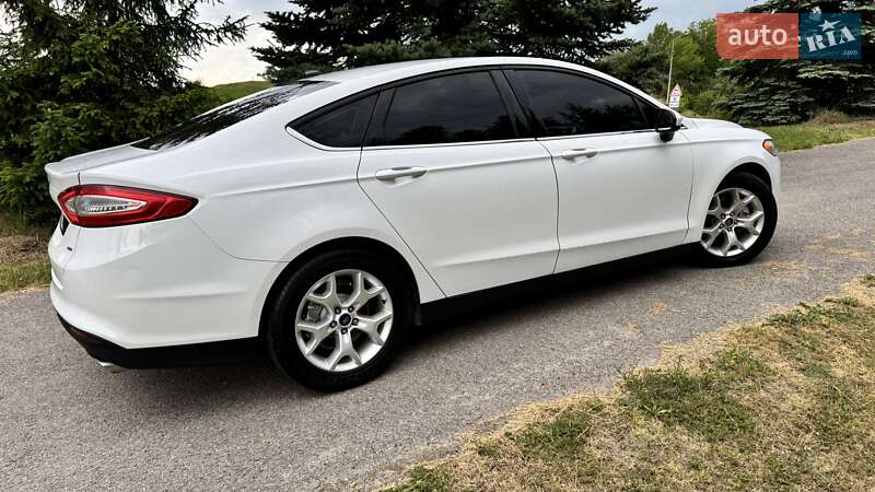 Седан Ford Fusion 2015 в Тернополе