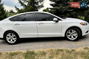 Седан Ford Fusion 2015 в 