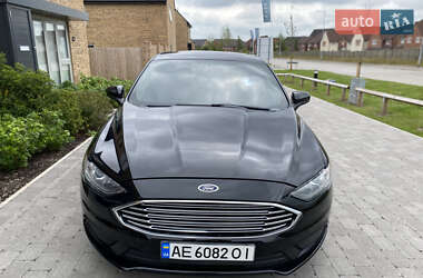 Седан Ford Fusion 2017 в 