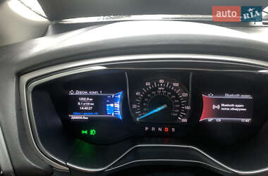 Седан Ford Fusion 2015 в 