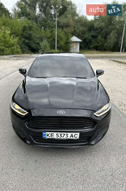 Седан Ford Fusion 2013 в 