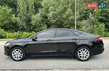 Седан Ford Fusion 2013 в 