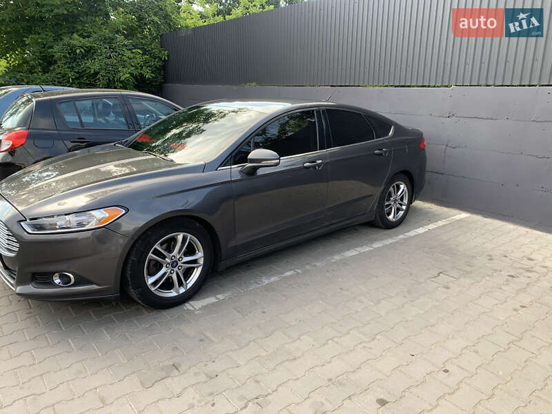 Седан Ford Fusion 2015 в Львове