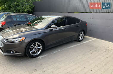 Седан Ford Fusion 2015 в 