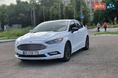 Седан Ford Fusion 2017 в 