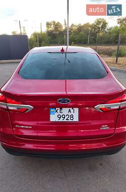 Седан Ford Fusion 2019 в 