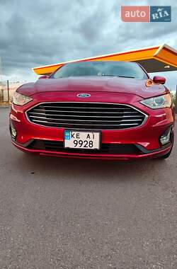 Седан Ford Fusion 2019 в 