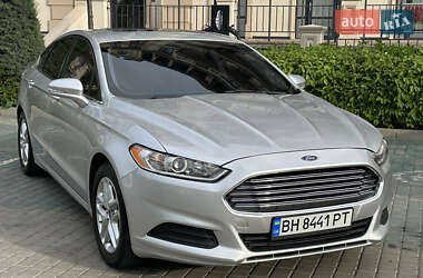 Седан Ford Fusion 2012 в 