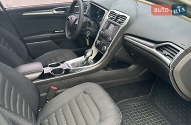 Седан Ford Fusion 2012 в 