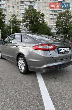 Седан Ford Fusion 2012 в 