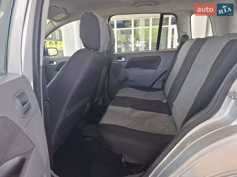 Хэтчбек Ford Fusion 2003 в Николаеве