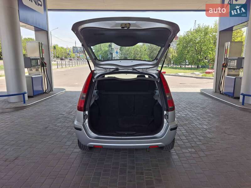 Хэтчбек Ford Fusion 2003 в Николаеве