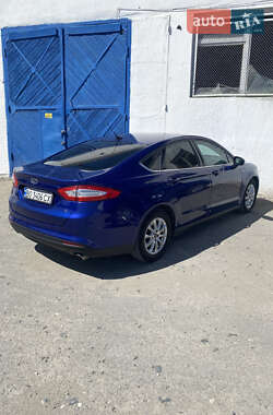 Седан Ford Fusion 2015 в 