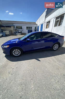Седан Ford Fusion 2015 в 