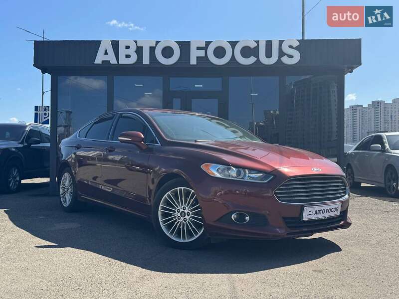 Седан Ford Fusion 2015 в 