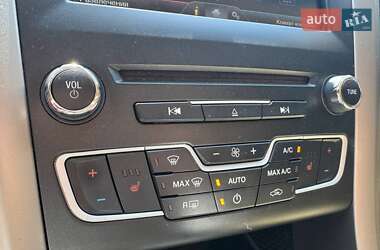 Седан Ford Fusion 2015 в 