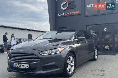 Седан Ford Fusion 2015 в Львове