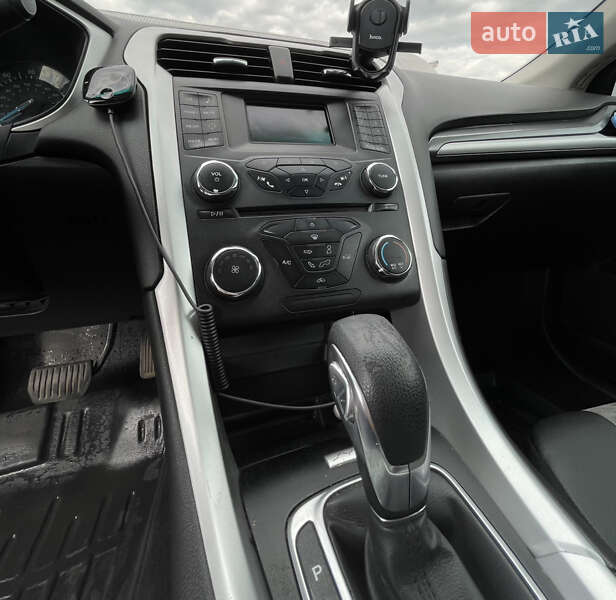 Седан Ford Fusion 2015 в Львове
