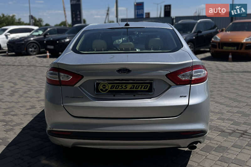 Седан Ford Fusion 2015 в Мукачевому