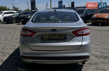 Седан Ford Fusion 2015 в 