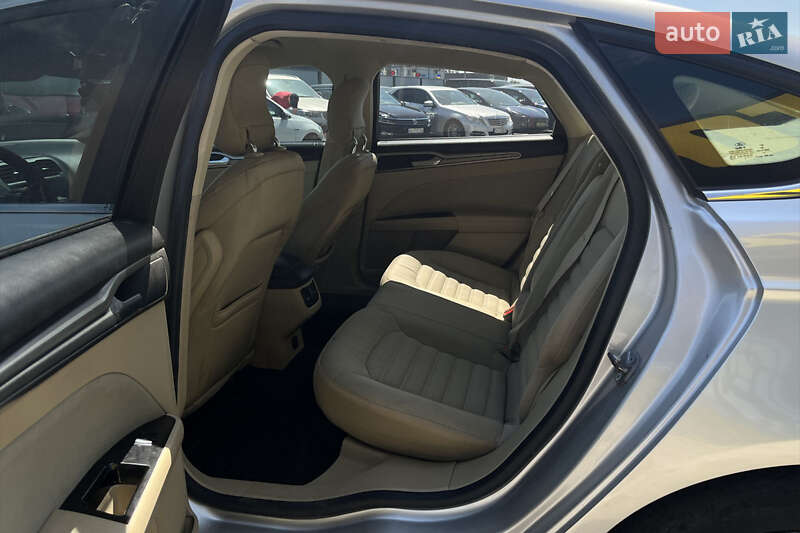 Седан Ford Fusion 2015 в Мукачевому
