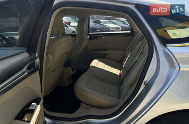 Седан Ford Fusion 2015 в 