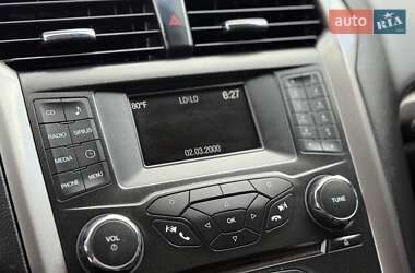 Седан Ford Fusion 2017 в 
