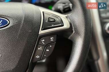 Седан Ford Fusion 2017 в 