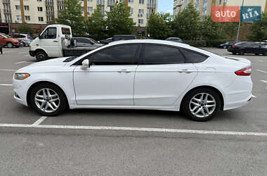 Седан Ford Fusion 2013 в 