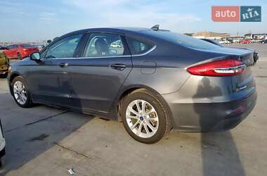 Седан Ford Fusion 2020 в 