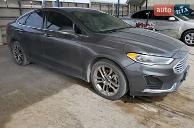Седан Ford Fusion 2019 в 