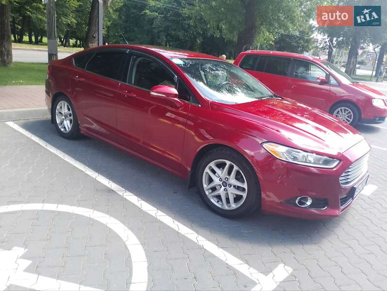 Седан Ford Fusion 2014 в Хмельницькому