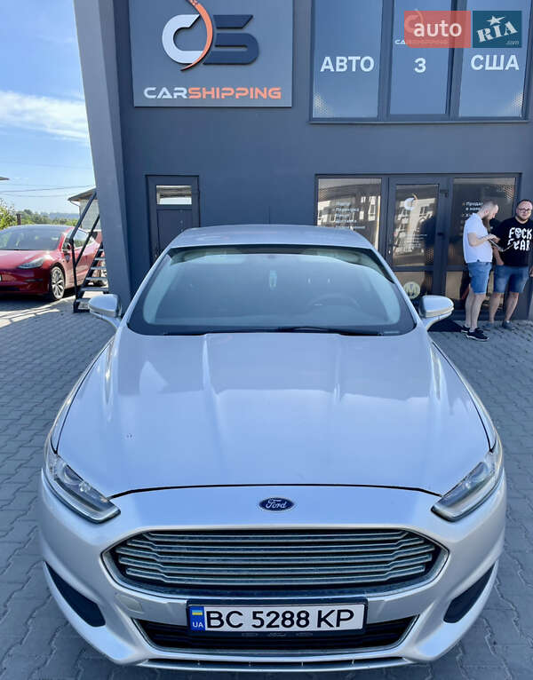Седан Ford Fusion 2015 в Львове