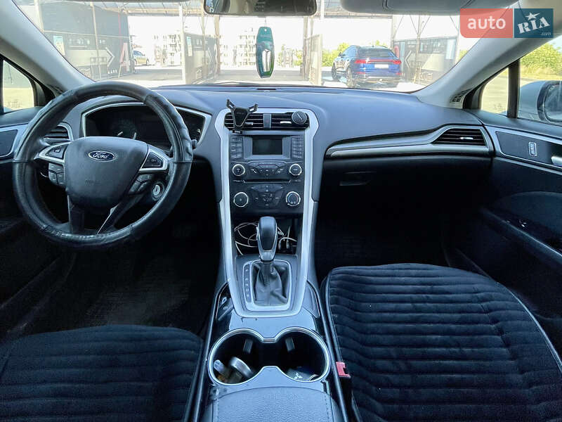 Седан Ford Fusion 2015 в Львове