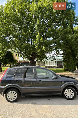 Хэтчбек Ford Fusion 2006 в 