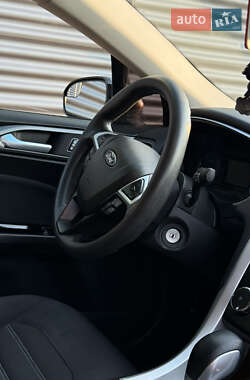 Седан Ford Fusion 2014 в 