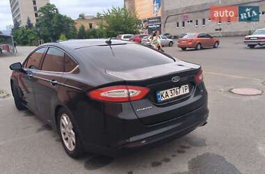 Седан Ford Fusion 2015 в 
