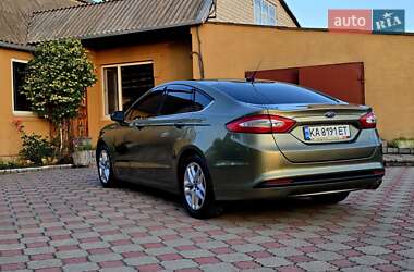 Седан Ford Fusion 2012 в 