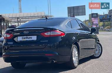 Седан Ford Fusion 2013 в 