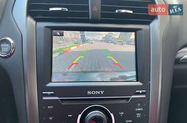 Седан Ford Fusion 2013 в 