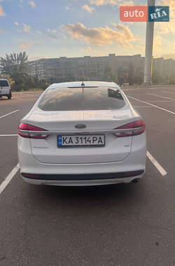 Седан Ford Fusion 2016 в 