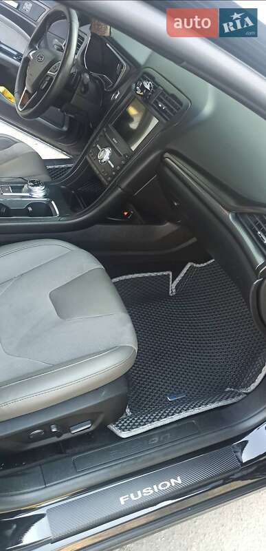 Седан Ford Fusion 2017 в Терновке