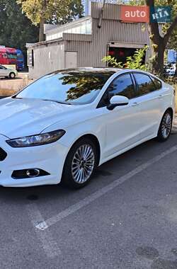 Седан Ford Fusion 2014 в Умані