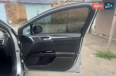 Седан Ford Fusion 2014 в 