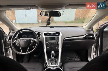 Седан Ford Fusion 2014 в 