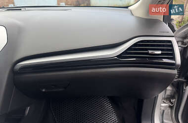 Седан Ford Fusion 2014 в 