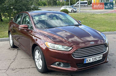 Седан Ford Fusion 2015 в 