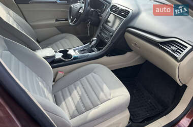 Седан Ford Fusion 2015 в 